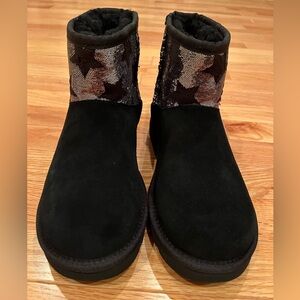 UGG Black Classic Mini Sequin Stars, Size 7 NEW